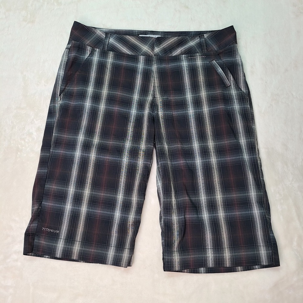 Columbia Titanium Womens Sz 10 Plaid Hiking Golf Bermuda Shorts Zip Black
